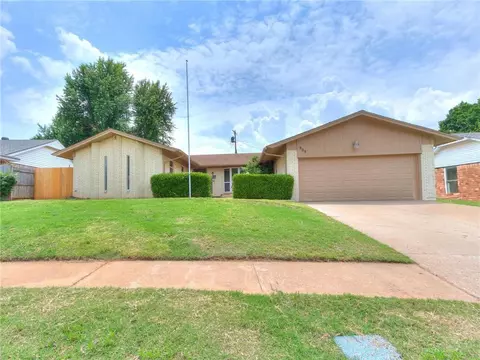 808 W Idylwild Dr, Midwest City, OK 73110