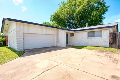 7605 NW 26th St, Bethany, OK 73008