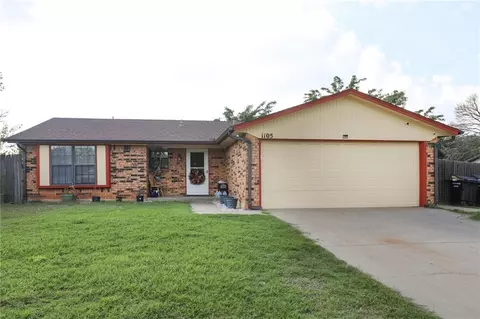 1105 Whispering Oaks Blvd, Moore, OK 73160
