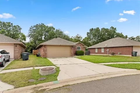 401 Spring Creek Rd, Oklahoma City, OK 73117