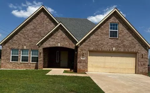 1801 Del Rio St, Clinton, OK 73601