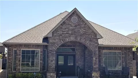 9257 Joan Dr, Midwest City, OK 73130