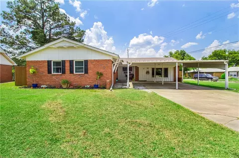 1201 Charles Dr, Shawnee, OK 74804