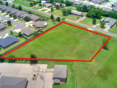 S Eastern Avenue, Moore, OK 73069