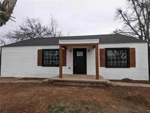 1809 S 21st St, Chickasha, OK 73018