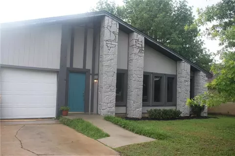 9804 Southridge Dr, Oklahoma City, OK 73159