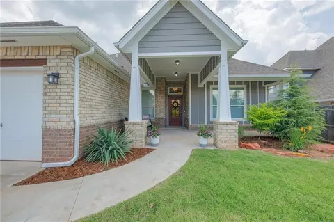 2417 Bretton Ln, Edmond, OK 73012