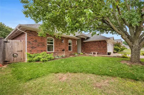 1517 Oriole Dr, Norman, OK 73071 photo 2