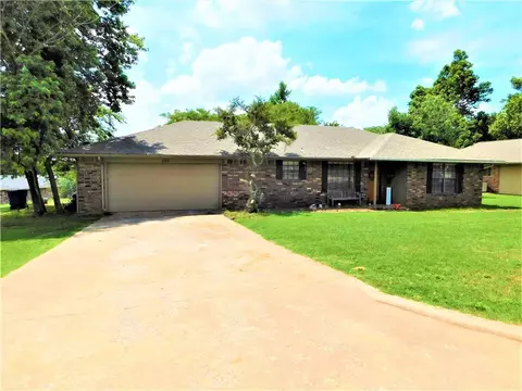 825 Mimosa Ter, Guthrie, OK 73044