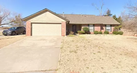 321 S Mitchell Ln, Mustang, OK 73064