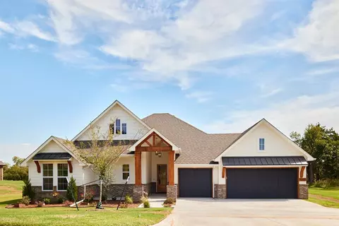 9200 Prairie Valley Dr, Mustang, OK 73064