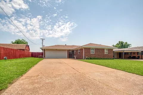1409 S 9th St, Kingfisher, OK 73750