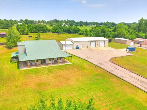 316 Case Rd, Tuttle, OK 73089