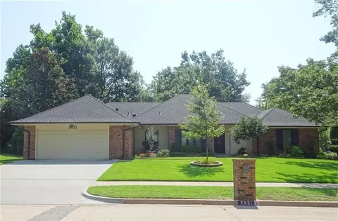 2621 Barry Switzer Ave, Norman, OK 73072