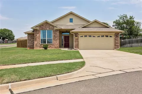 708 Heather Wood Ct, Moore, OK 73160