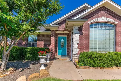 2207 University Blvd, Chickasha, OK 73018