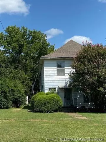 410 S 6th St, Henryetta, OK 74437