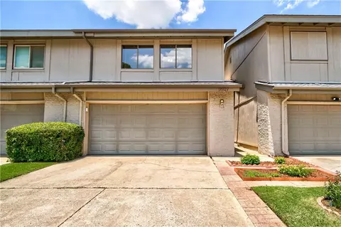 9921 Hefner Village Pl, Oklahoma City, OK 73162