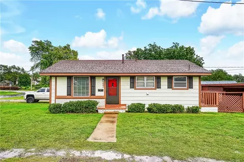 221 N Orient St, Cordell, OK 73632