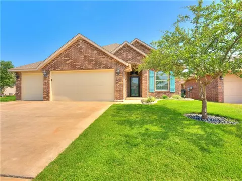 8013 NW 158th St, Edmond, OK 73013
