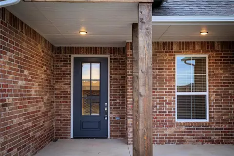 4101 Central Park Dr, Moore, OK 73160