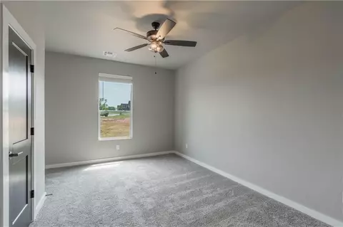 1043 Colonial Ave, Tuttle, OK 73089 photo 19