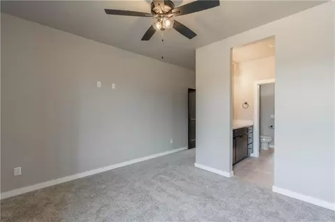 1043 Colonial Ave, Tuttle, OK 73089 photo 24