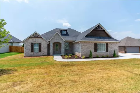 1089 Colonial Ave, Tuttle, OK 73089