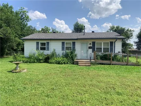 124 W Wayne St, Edmond, OK 73003