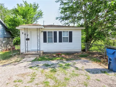 207 W Park St, Tecumseh, OK 74873