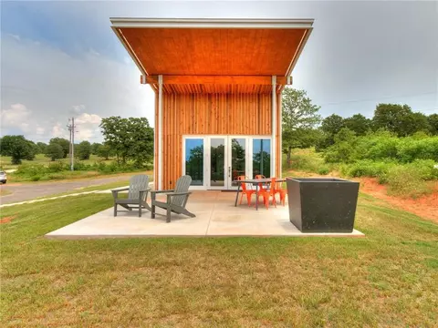 19755 N Dobbs Rd, Luther, OK 73054