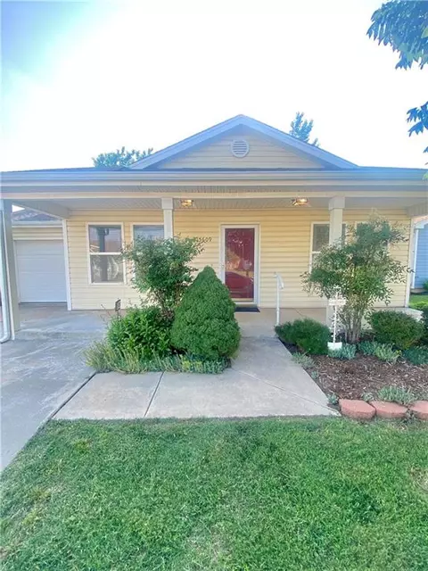 15609 Acacia Rd, Oklahoma City, OK 73170