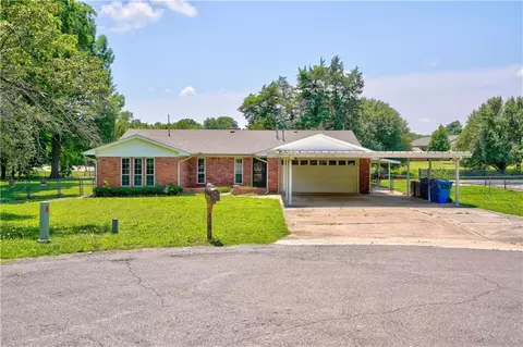 810 Cartwright Dr, Noble, OK 73068