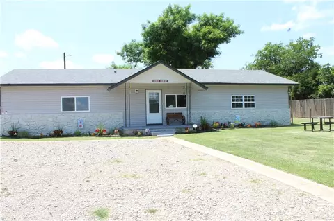 3139 Janet Ln, Harrah, OK 73045