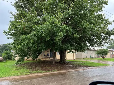 512 W Martha St, Altus, OK 73521