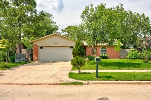 731 W 7th St, Edmond, OK 73003