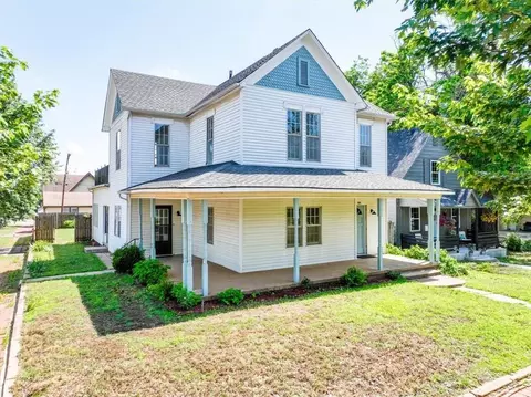 421 E Cleveland Ave, Guthrie, OK 73044