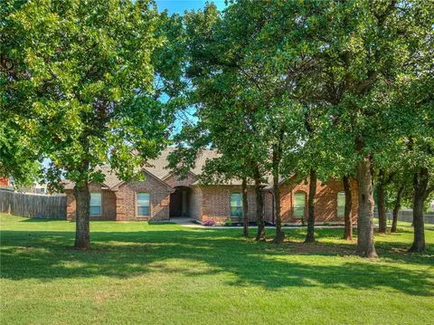 1746 Silks Ter, Guthrie, OK 73044