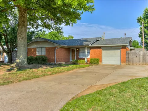 1114 Yuhoma Dr, Yukon, OK 73099