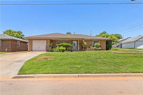 617 W Huber St, Weatherford, OK 73096