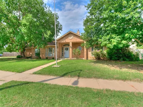 501 Night Hawk Dr, Norman, OK 73072