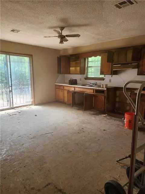 1605 NE Grand Blvd, Oklahoma City, OK 73117