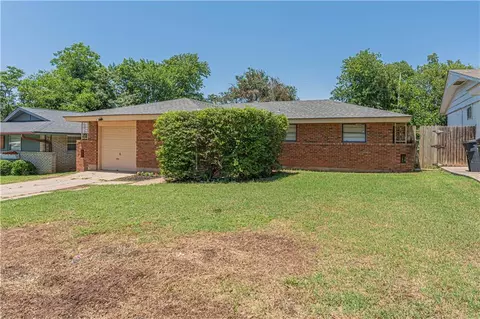 629 W Main St, Moore, OK 73160