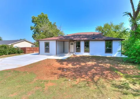 503 E Beech St, Tecumseh, OK 74873 photo 2