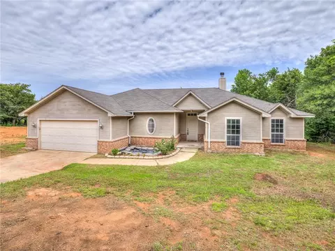 3104 Red Fox Trail Rd, Edmond, OK 73034