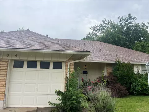 3204 N Idylwild Dr, Midwest City, OK 73110