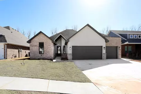 720 E Barajas Ter, Mustang, OK 73064
