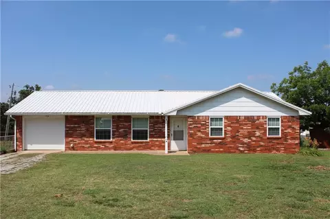 113 Hayes Dr, Wellston, OK 74881