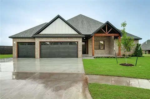 5717 Goldstone Ct, Mustang, OK 73064