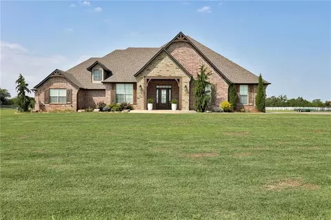 9531 Regina Ave, Oklahoma City, OK 73169